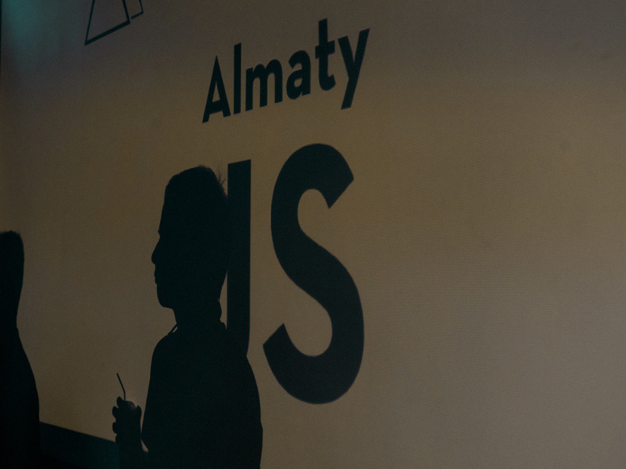 Фото с митапа AlmatyJS #1